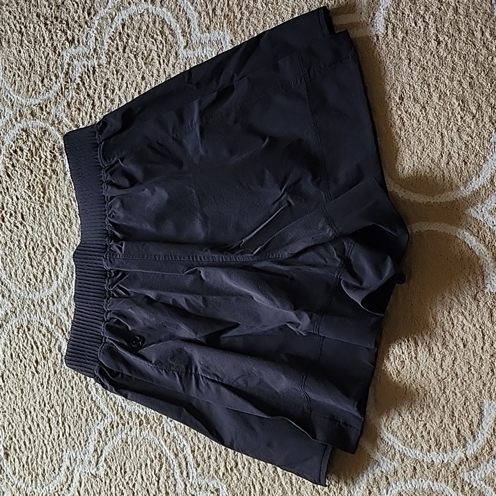 Lululemon Stretch Woven Relaxed-Fit High-Rise Short 4" in Black EUC - Picture 3 of 7